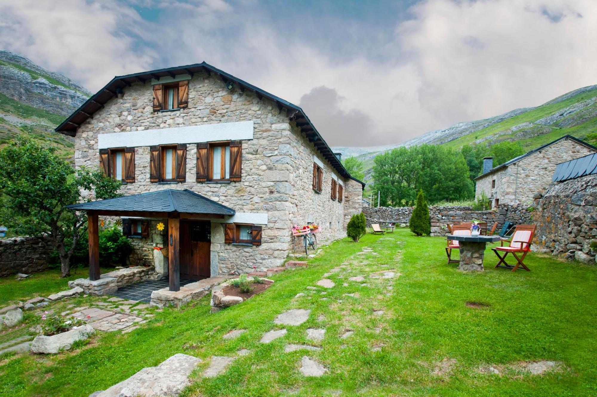 Posada El Rincon De Babia La Cueta Esterno foto