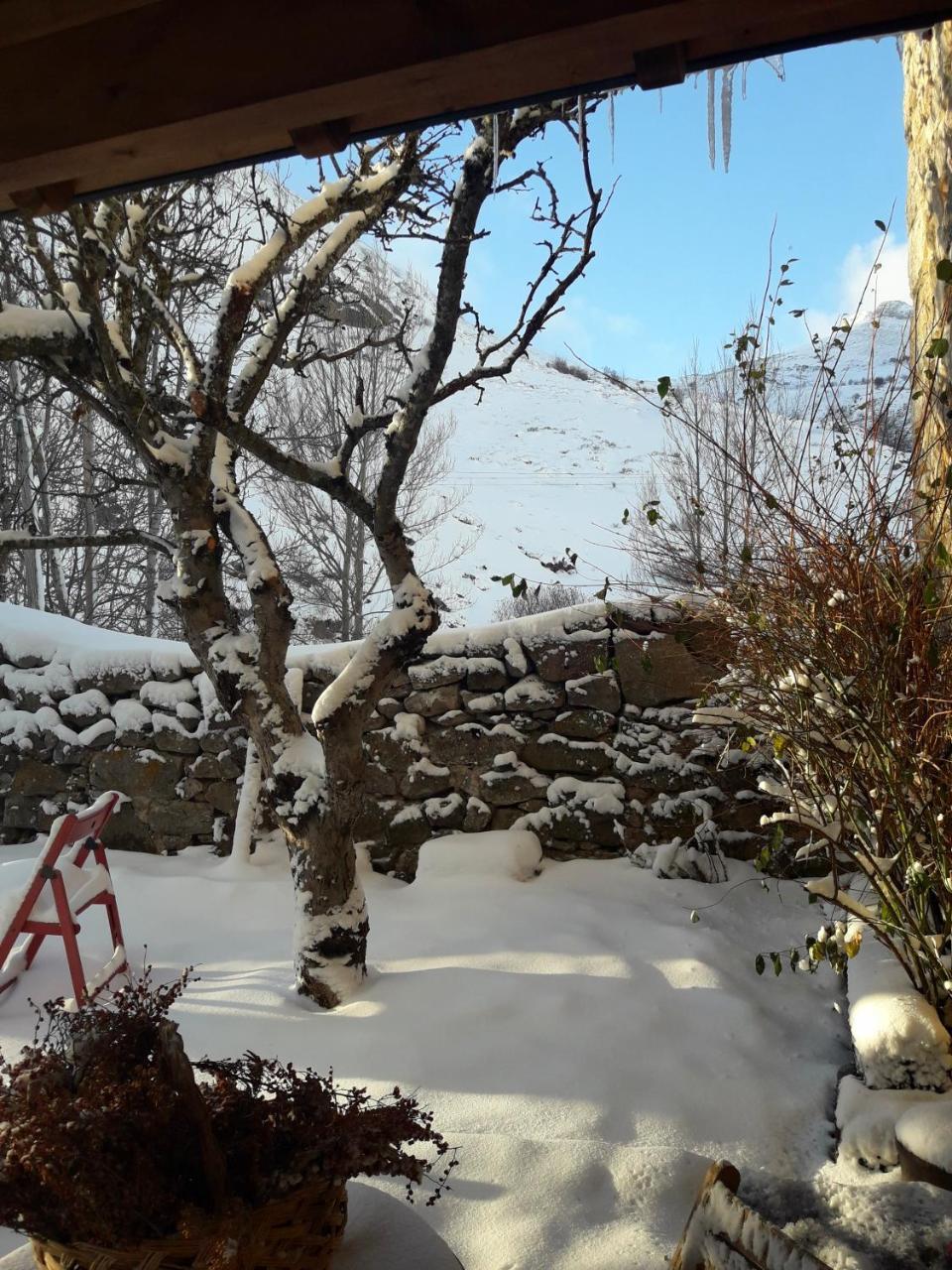 Posada El Rincon De Babia La Cueta Esterno foto